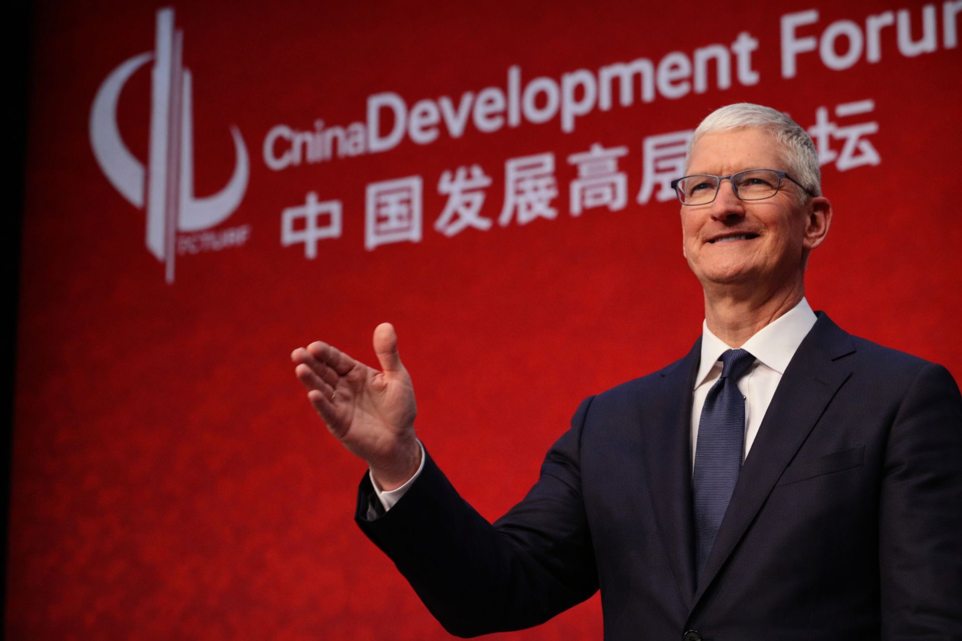 Di Tengah Tekanan China, Tim Cook Buka Suara: Apple Tak Akan Mundur